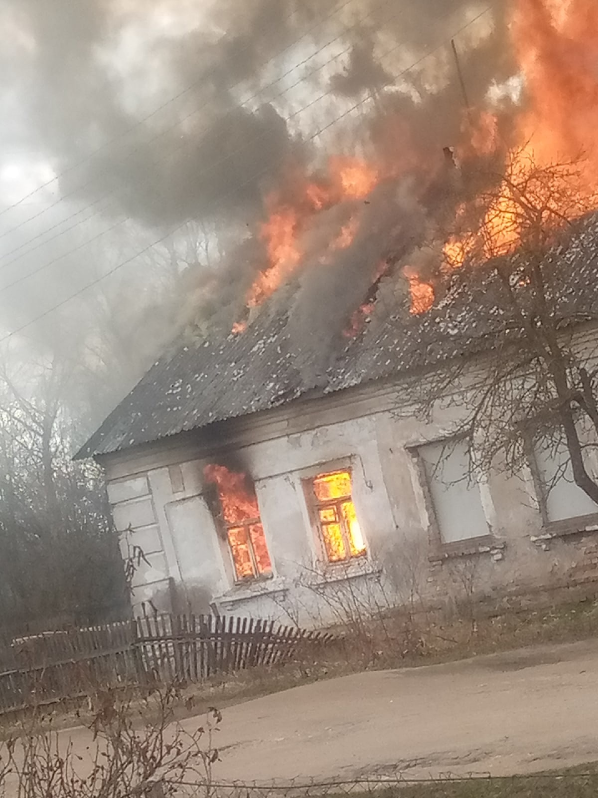 В Тверской области загорелся старинный дом | ТОП Тверь новости