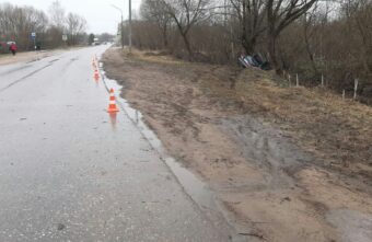 В Тверской области водитель легковушки погиб, врезавшись в дерево