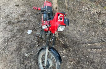 Мопедист попал в больницу, опрокинувшись вместе с мопедом в Тверской области Мопедист попал в больницу, опрокинувшись вместе с мопедом в Тверской области