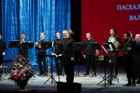 Валерий Гергиев и симфонический оркестр Мариинского театра выступили в Твери Валерий Гергиев и симфонический оркестр Мариинского театра выступили в Твери