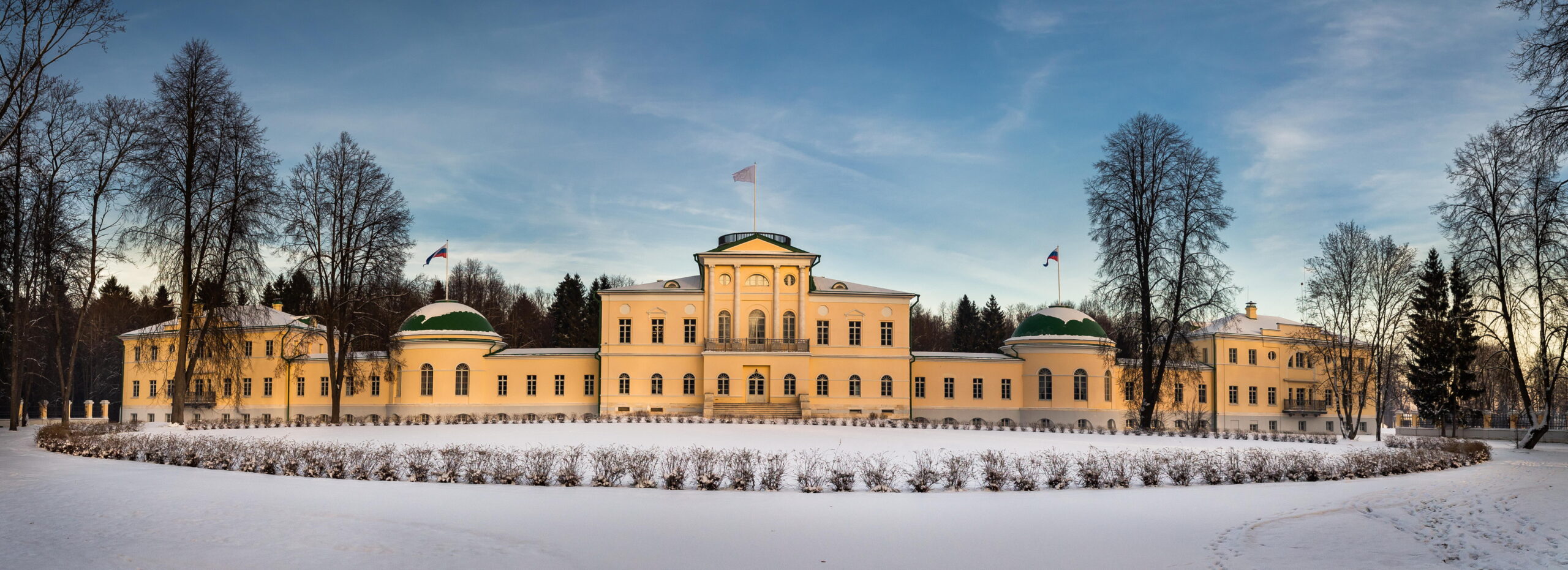 В Тверской области отреставрировали главный дом и английский парк старинной усадьбы