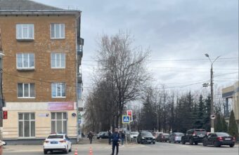 Из-за пожара в Заволжском районе Твери перекрыли движение в центр города Из-за пожара в Заволжском районе Твери перекрыли движение в центр города