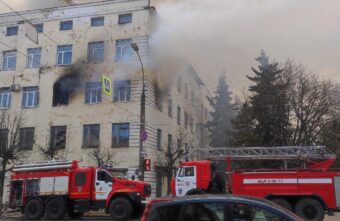 Огонь перекинулся ещё на один корпус тверского НИИ: видео Огонь перекинулся ещё на один корпус тверского НИИ: видео