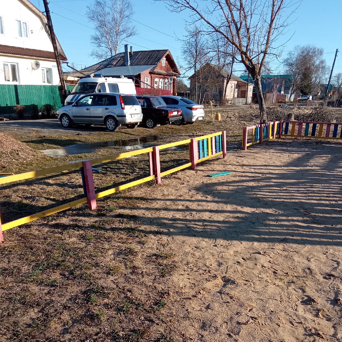 В Тверской области вандалы разгромили детскую площадку