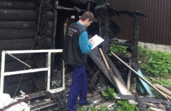 В Тверской области на месте пожара нашли трупы бабушки и дедушки В Тверской области на месте пожара нашли трупы бабушки и дедушки