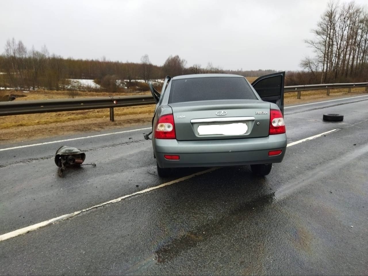 В Тверской области 18-летний водитель "Лады" выехал на "встречку" и спровоцировал тройное ДТП
