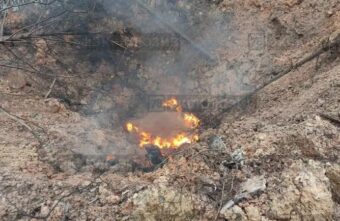 Появились фотографии с места крушения МиГ-31 из Тверской области