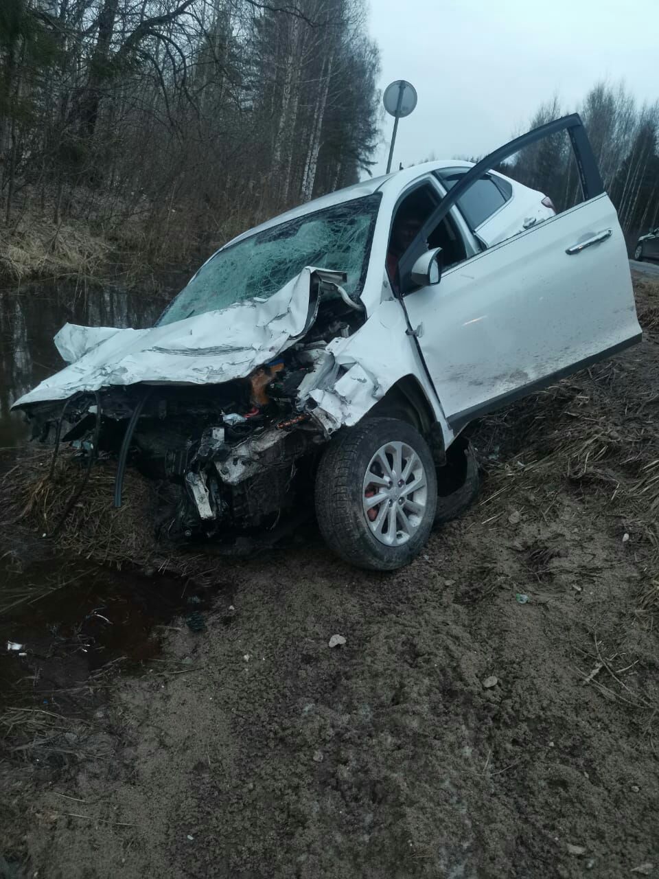 Мужчина погиб в страшной аварии на трассе в Тверской области