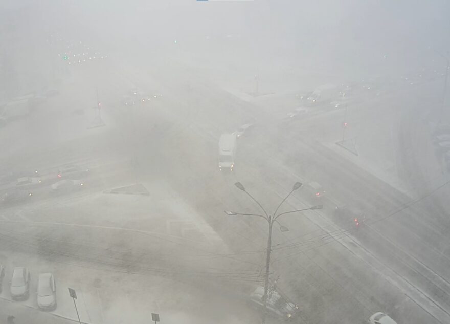Ничего не видно: Тверь оказалась в эпицентре снежной бури
