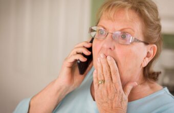 Тверская пенсионерка не перевела мошеннику ни рубля