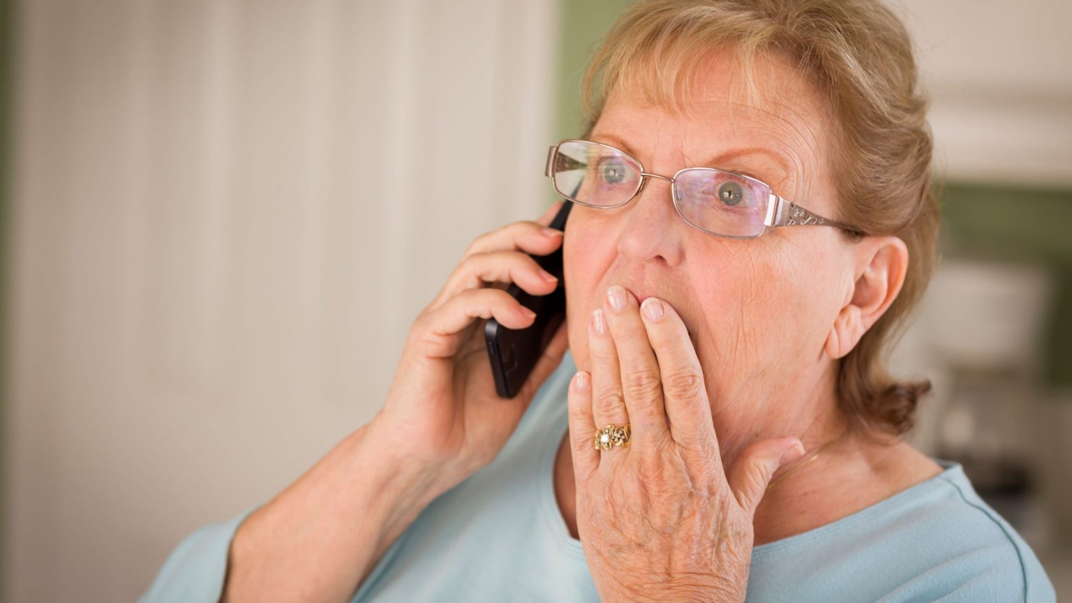 Тверская пенсионерка не перевела мошеннику ни рубля