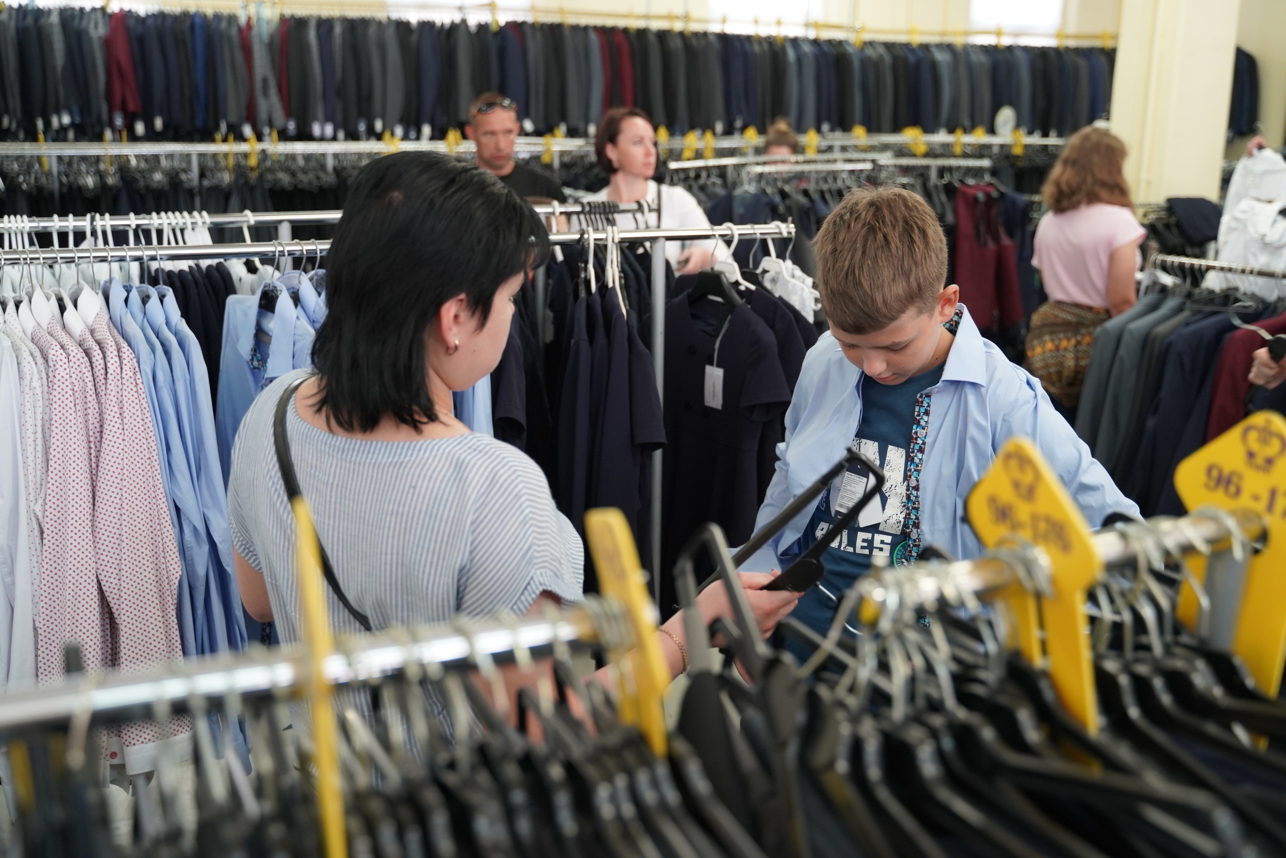 Все дети из многодетных семей Тверской области получат бесплатно школьную форму