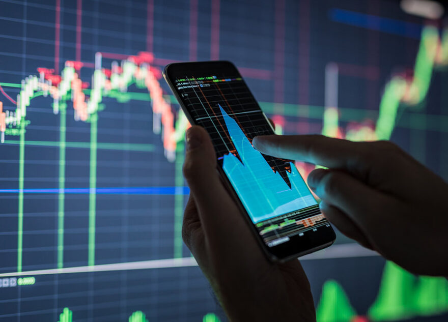 Жительница Тверской области лишилась почти 700 тысяч рублей, пытаясь разбогатеть на инвестициях