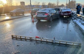 Четыре иномарки столкнулись на Московском шоссе в Твери