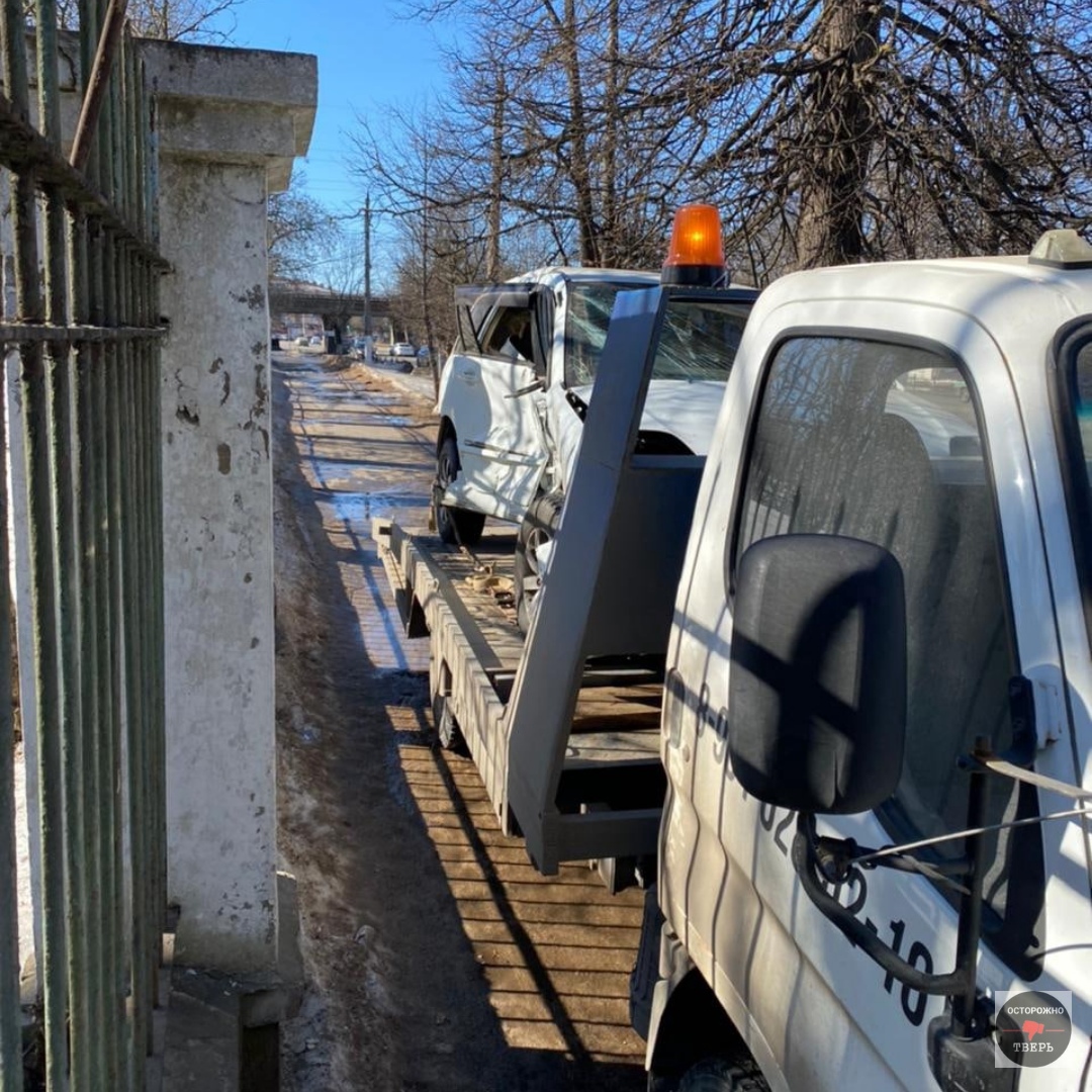 Работник эвакуатора опубликовал пост-призыв к агрессивным водителям Тверской области