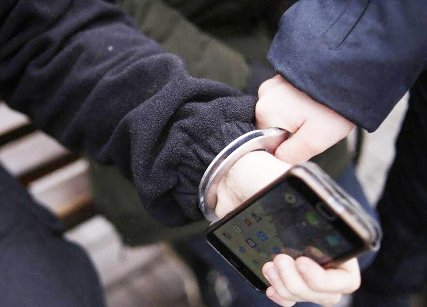 Безработный рецидивист ограбил жителя Твери средь бела дня