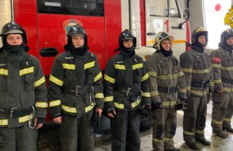 Тверские пожарные спасли хозяина горящей квартиры