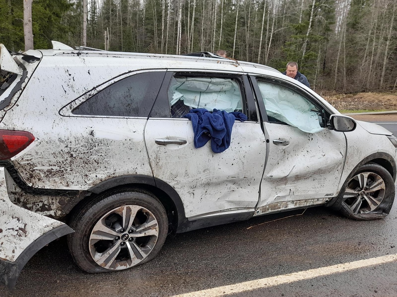 В Тверской области пострадал пассажир вылетевшей в кювет иномарки