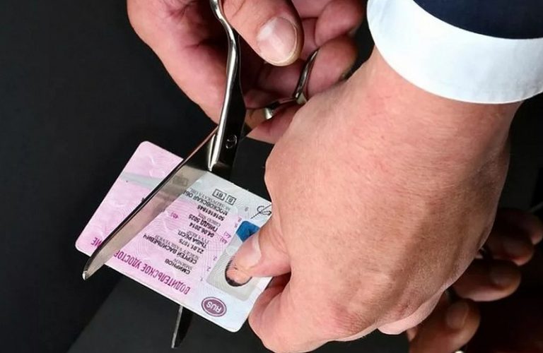 Психически больного водителя лишили прав в Тверской области