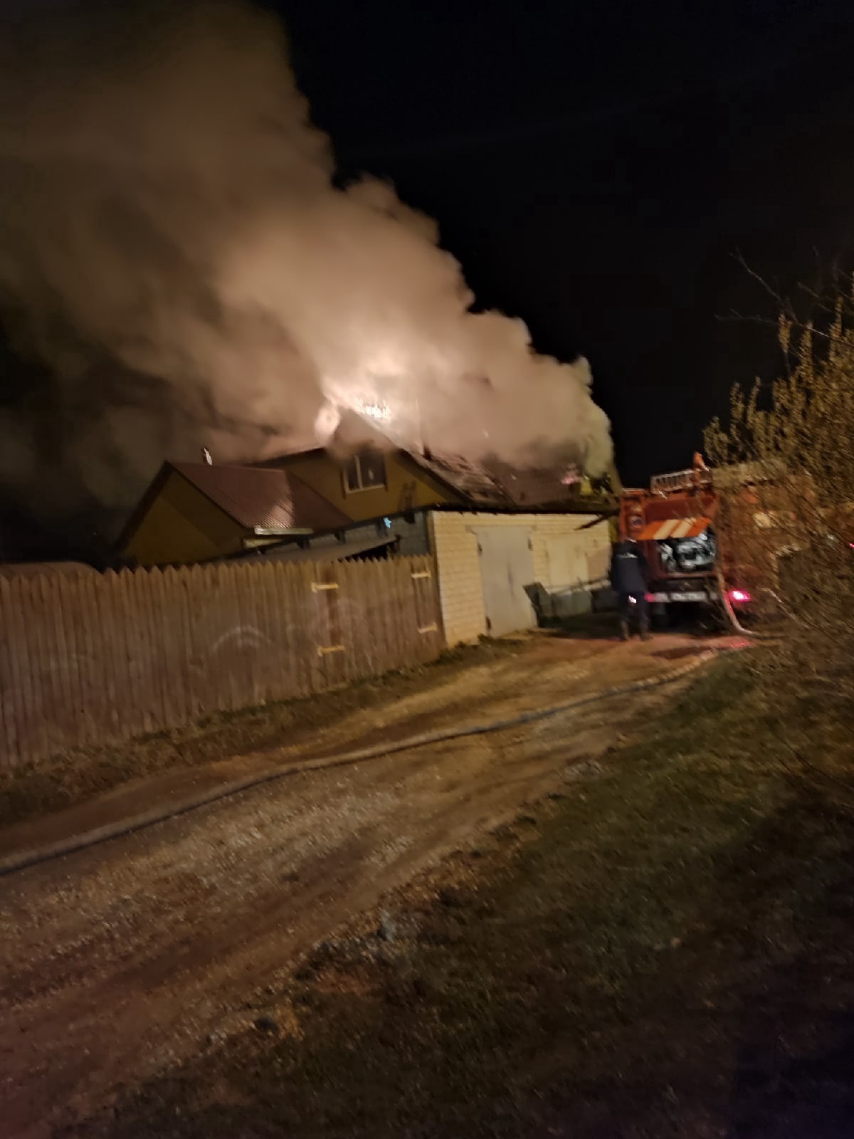 В Тверской области загорелся жилой дом | ТОП Тверь новости -- 2 мая