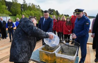Губернатор Игорь Руденя и глава Росрыболовства Илья Шестаков приняли участие в зарыблении Волги Губернатор Игорь Руденя и глава Росрыболовства Илья Шестаков приняли участие в зарыблении Волги