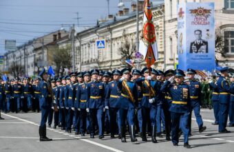 В Твери торжественно прошли войска Тверского территориального гарнизона В Твери торжественно прошли войска Тверского территориального гарнизона