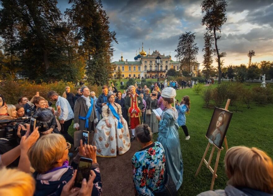 В Твери можно встретить оживших героев известных картин