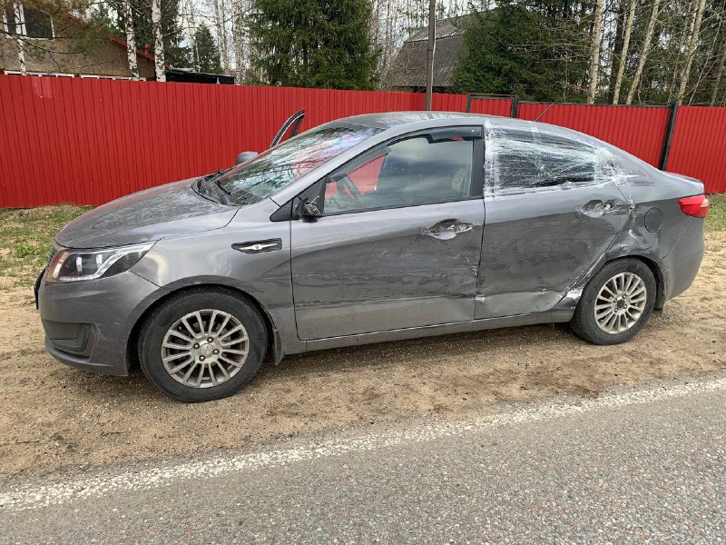 Женщина-байкер пострадала в Тверской области в тройной аварии