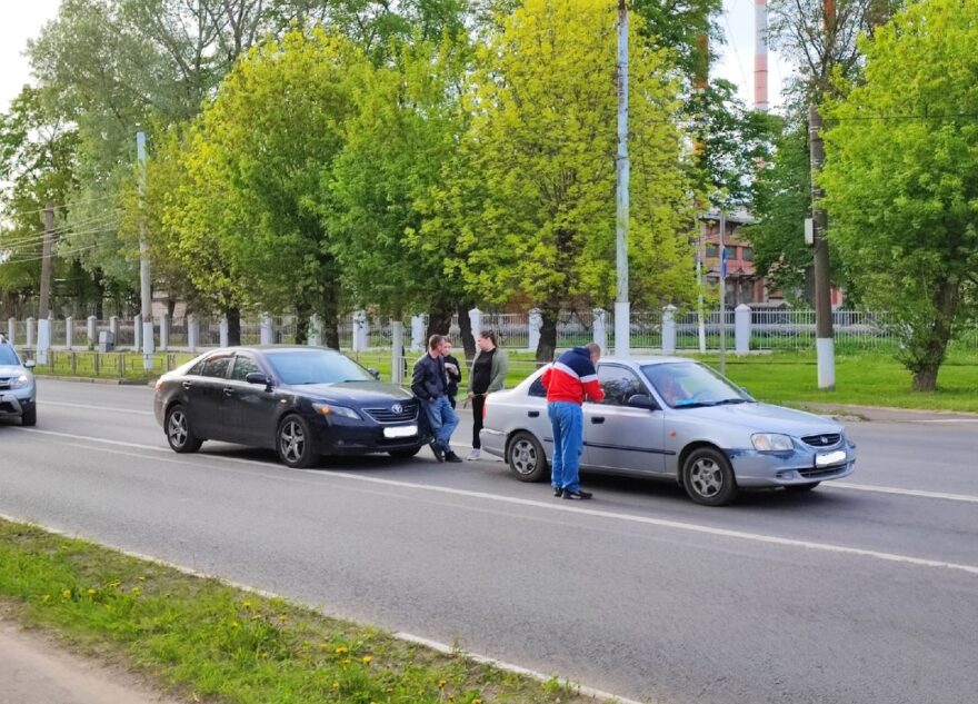 Из-за аварии в Твери собирается гигантская пробка