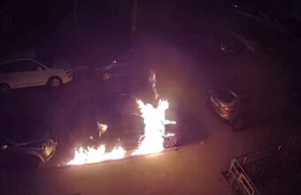 Подозреваемого в поджоге иномарки задержали в Твери