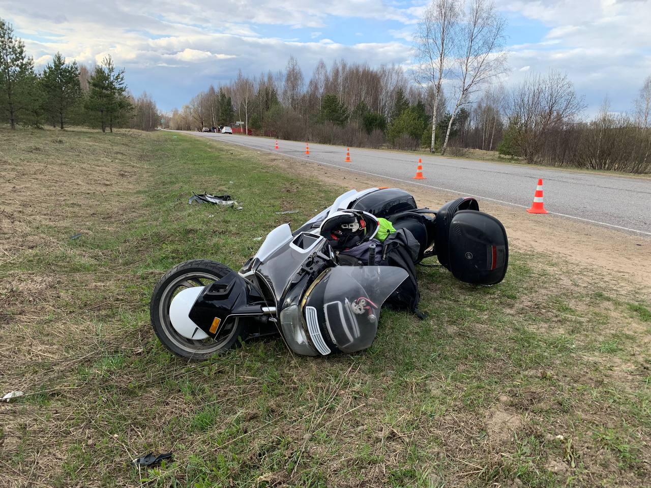 Женщина-байкер пострадала в Тверской области в тройной аварии