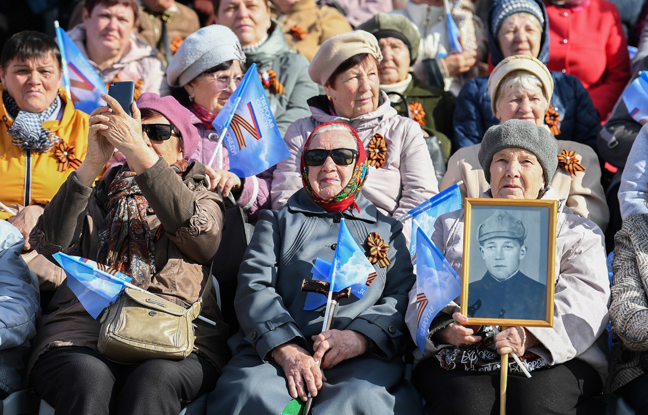 Губернатор Игорь Руденя принял участие в торжествах в честь 77-летия Великой Победы в Ржеве