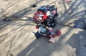 Мотоциклист попал в больницу после столкновения с легковушкой в Тверской области Мотоциклист попал в больницу после столкновения с легковушкой в Тверской области