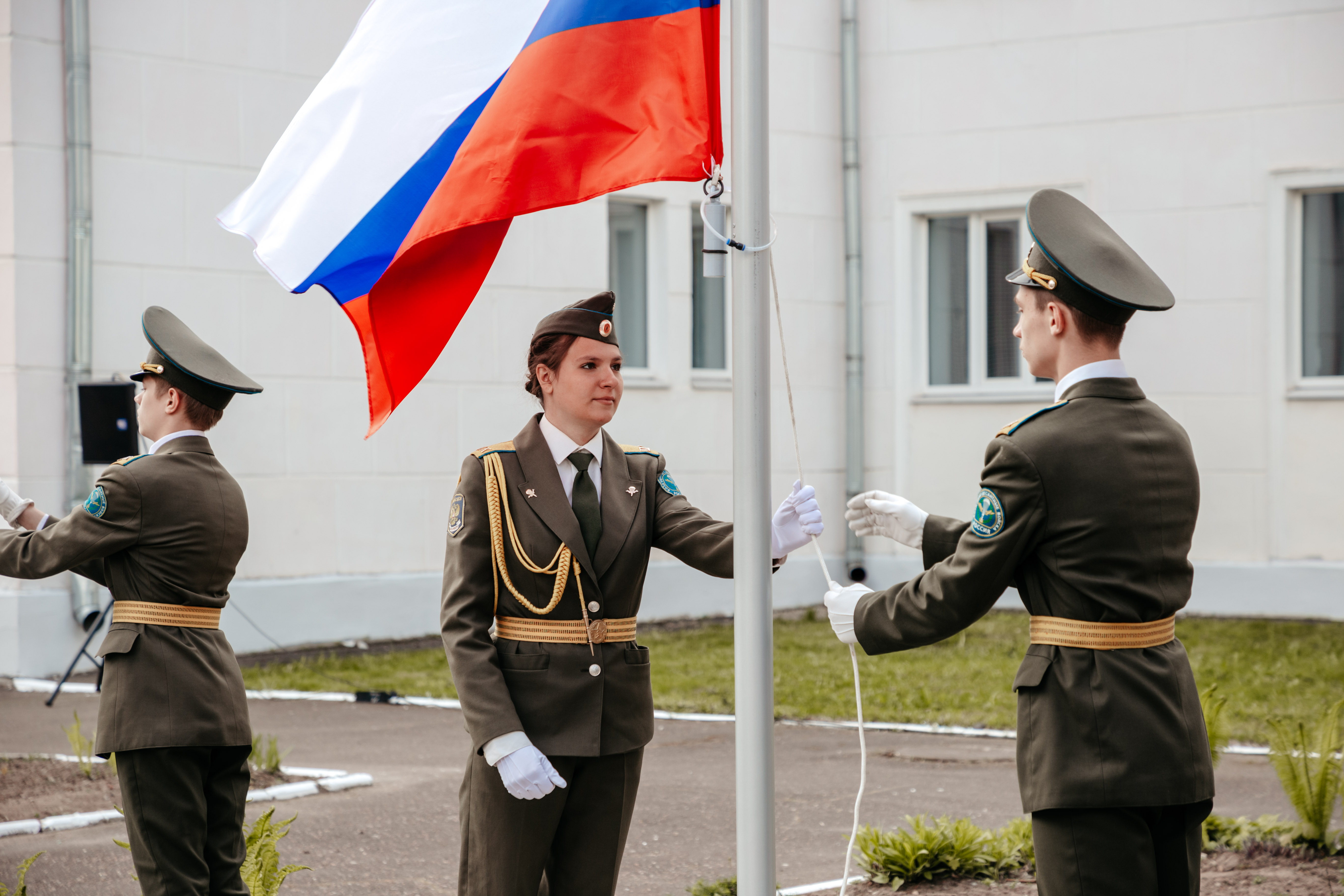 Для пяти тысяч школьников Тверской области звенят последние звонки