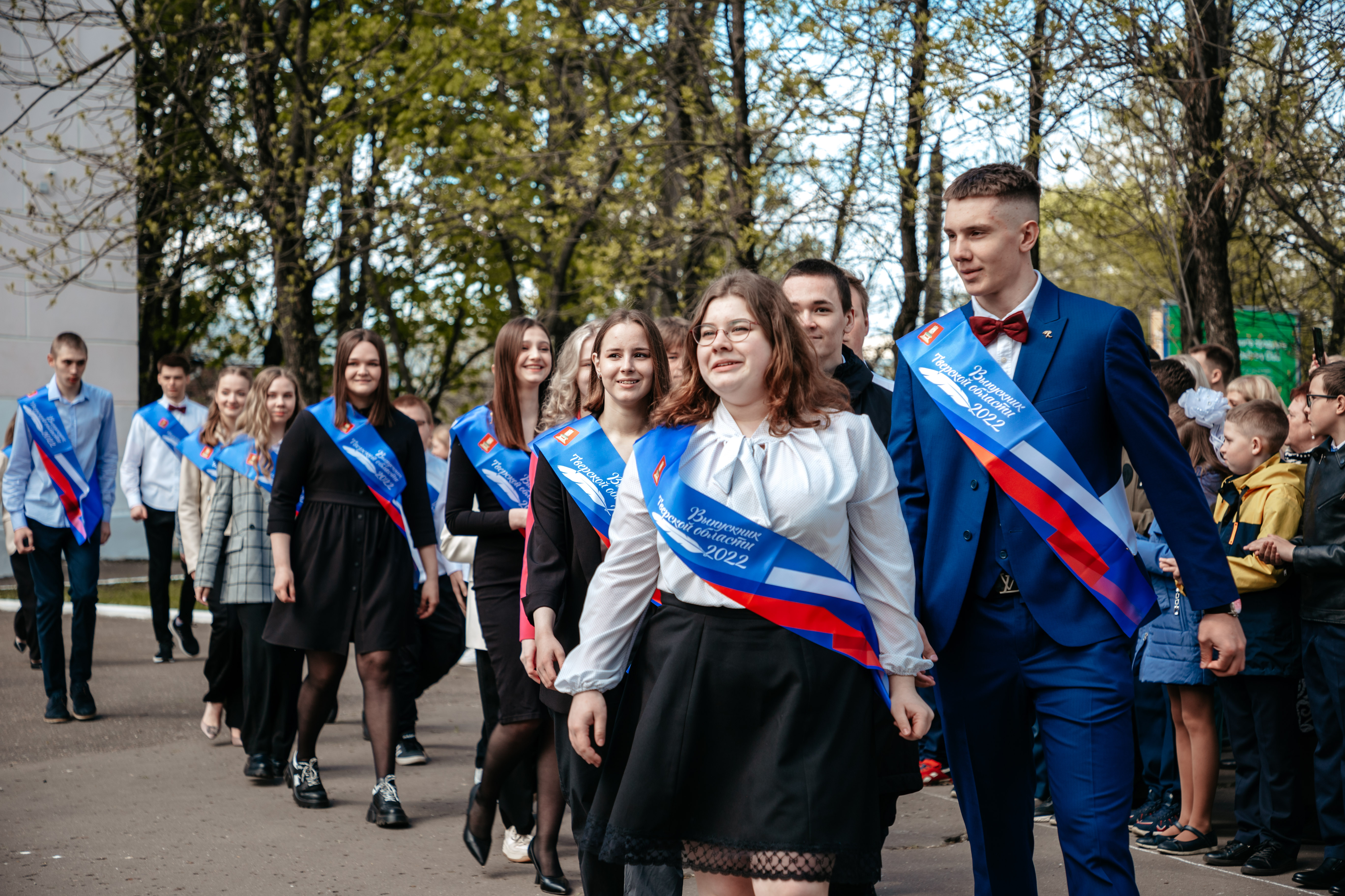 Для пяти тысяч школьников Тверской области звенят последние звонки