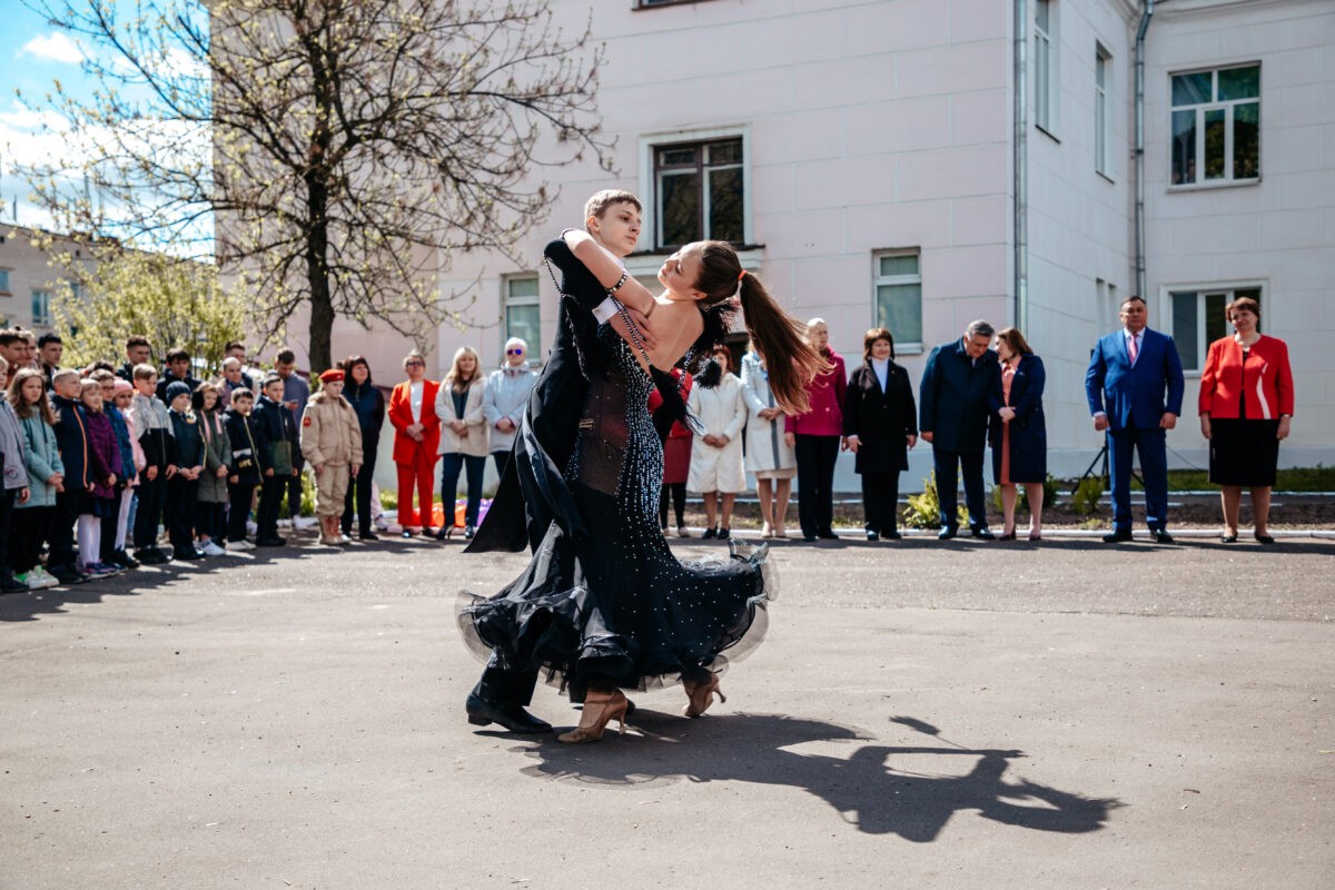 Для пяти тысяч школьников Тверской области звенят последние звонки