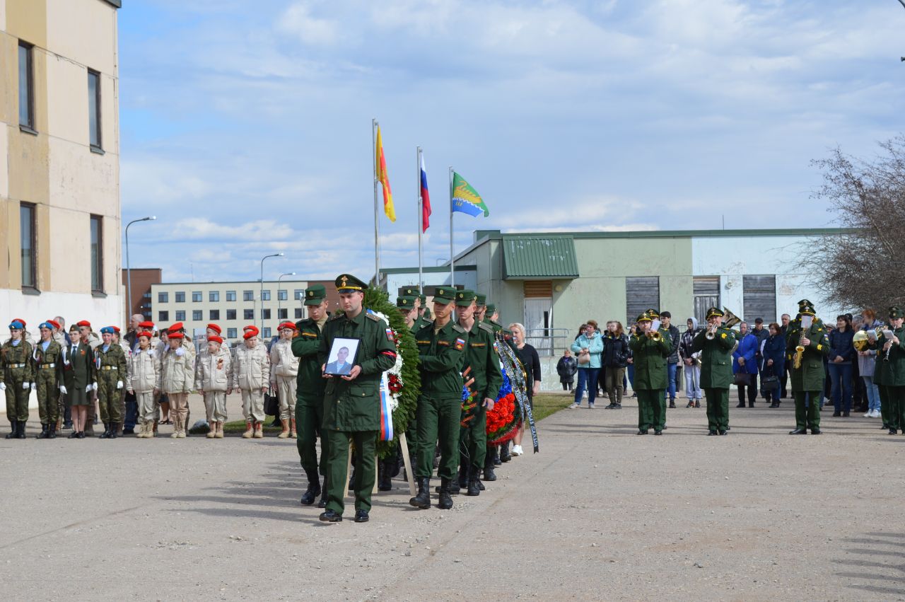 В Тверской области простились с военнослужащим, погибшим на Украине | ТОП  Тверь новости