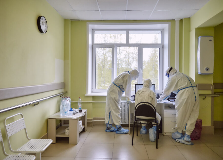 Еще 18 жителей Тверской области попали в больницы из-за коронавируса