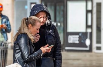 Полицейские рассказали жителям Тверской области, как вычислить мошенников