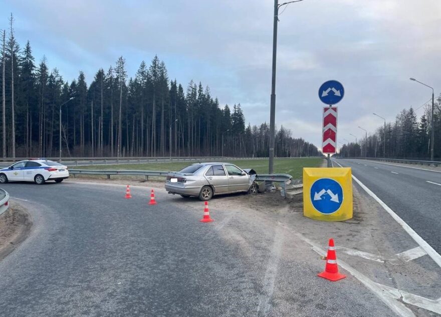 Водитель попал в больницу после неудачного разворота в Тверской области Водитель попал в больницу после неудачного разворота в Тверской области