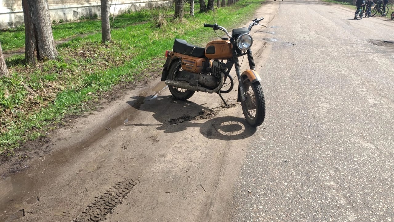 13-летнего мотоциклиста поймали в посёлке под Тверью