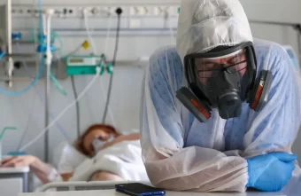 Роспотребнадзор предупредил россиян о возможности новой волны коронавируса Роспотребнадзор предупредил россиян о возможности новой волны коронавируса