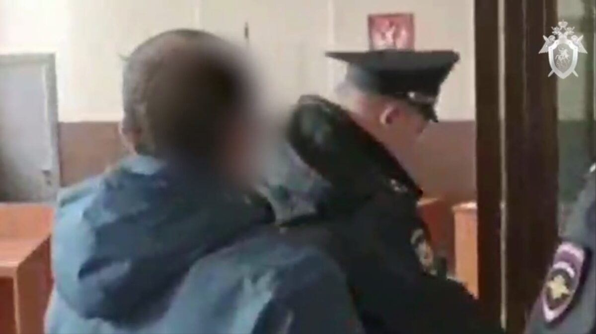 Мужчину, истязавшего дочь своей супруги в Тверской области, отправили в СИЗО