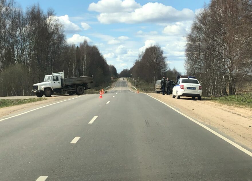 В Тверской области автомобили раскидало по обочинам после ДТП В Тверской области автомобили раскидало по обочинам после ДТП