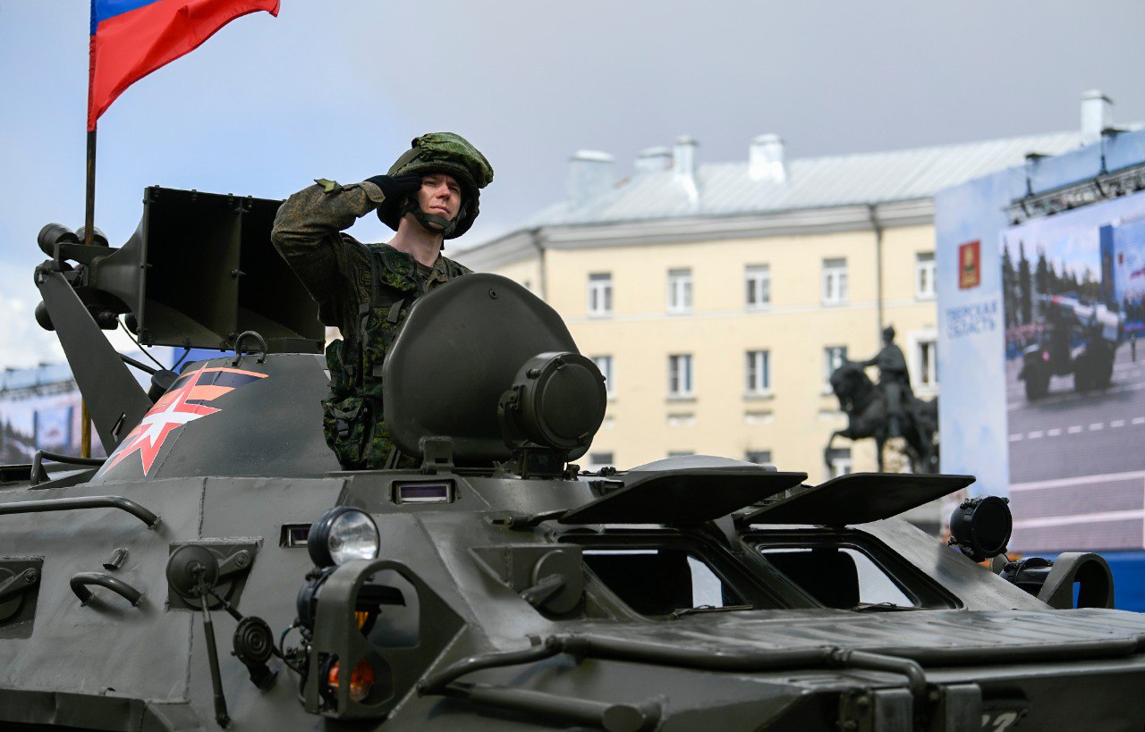 В Твери торжественно прошли войска Тверского территориального гарнизона