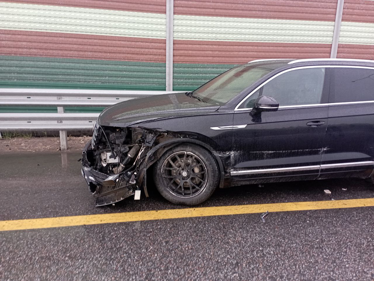 Трезвый водитель влетел в барьерное ограждение на М-11 в Тверской области