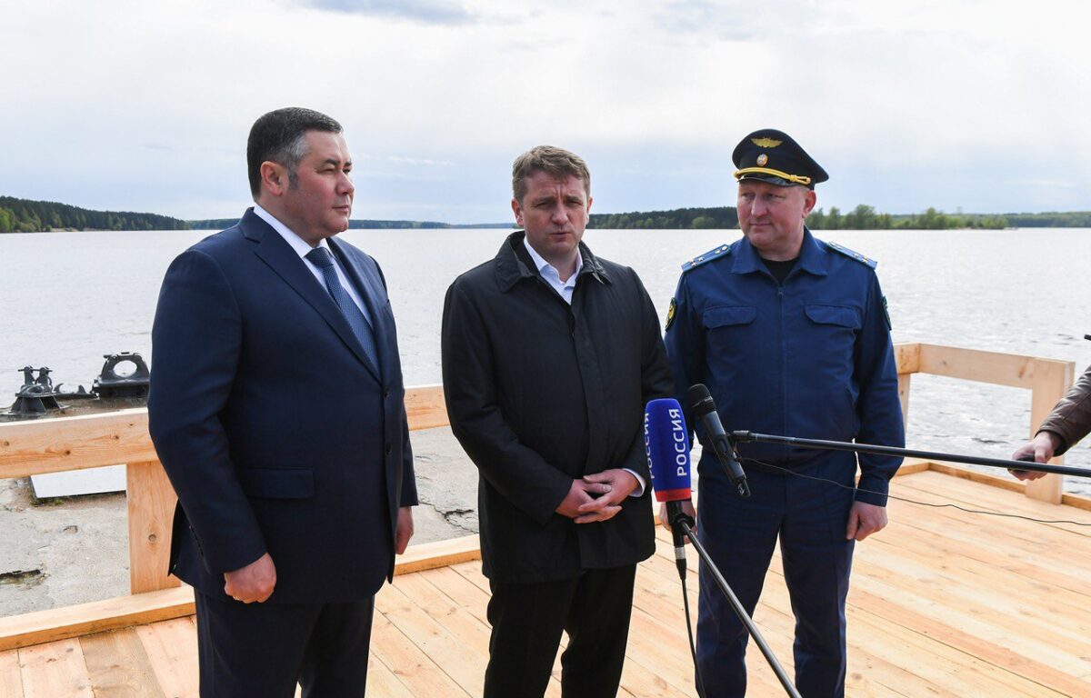 Губернатор Игорь Руденя и глава Росрыболовства Илья Шестаков приняли участие в зарыблении Волги