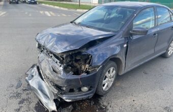 В Твери женщина и ребенок получили травмы в ДТП на светофоре