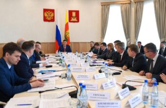 Игорь Руденя провел совещание по вопросам деятельности Правительства Тверской области Игорь Руденя провел совещание по вопросам деятельности Правительства Тверской области