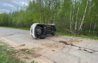 В Тверской области водитель не справился с управлением и пустил легковушку в кювет В Тверской области водитель не справился с управлением и пустил легковушку в кювет